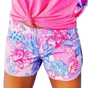 Lilly Pulitzer Luxletic Pink Isle Trail Snappy Turtle Shorts